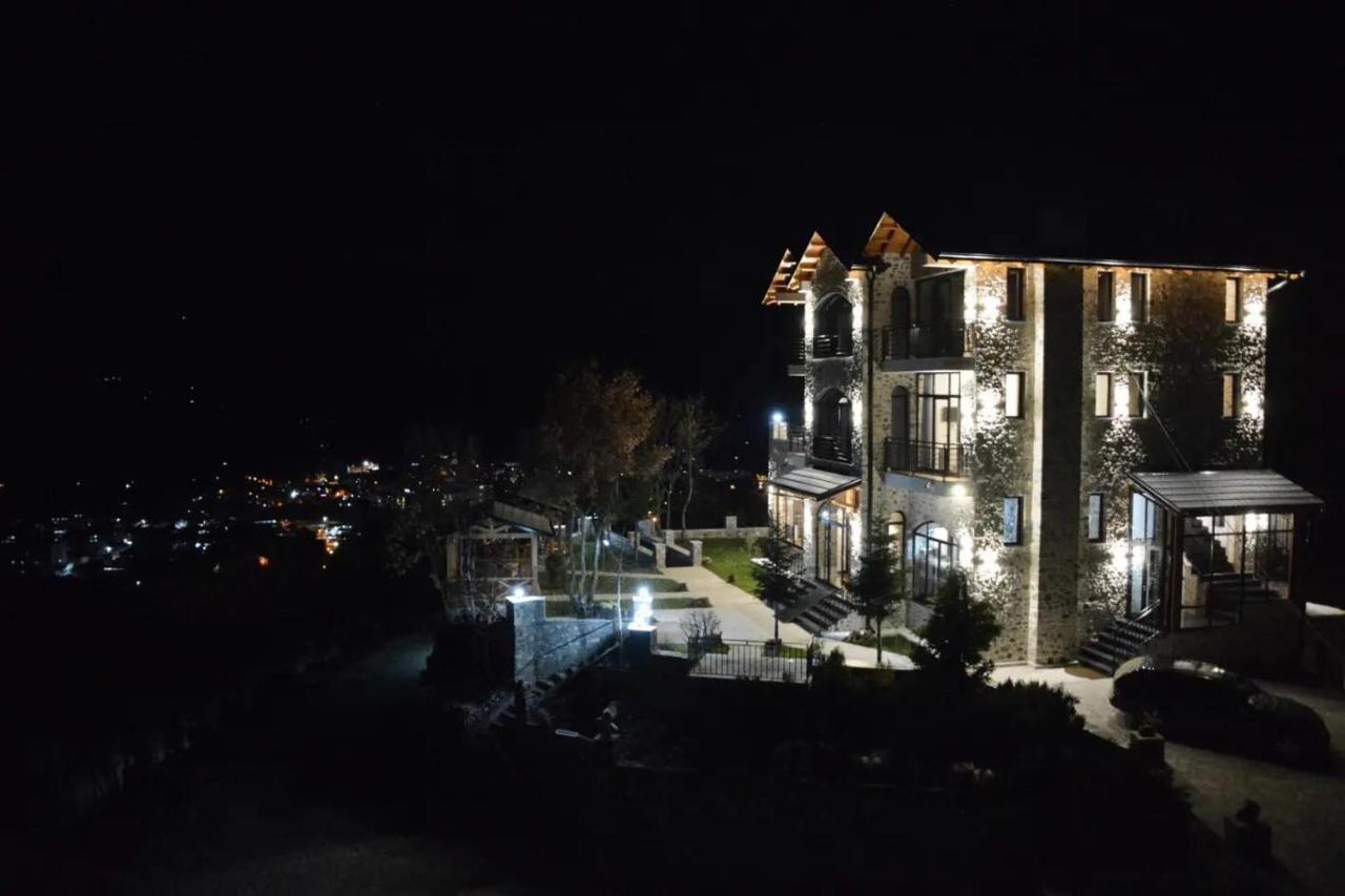 Готель Bujtina Vrenezi Peshkopi Екстер'єр фото